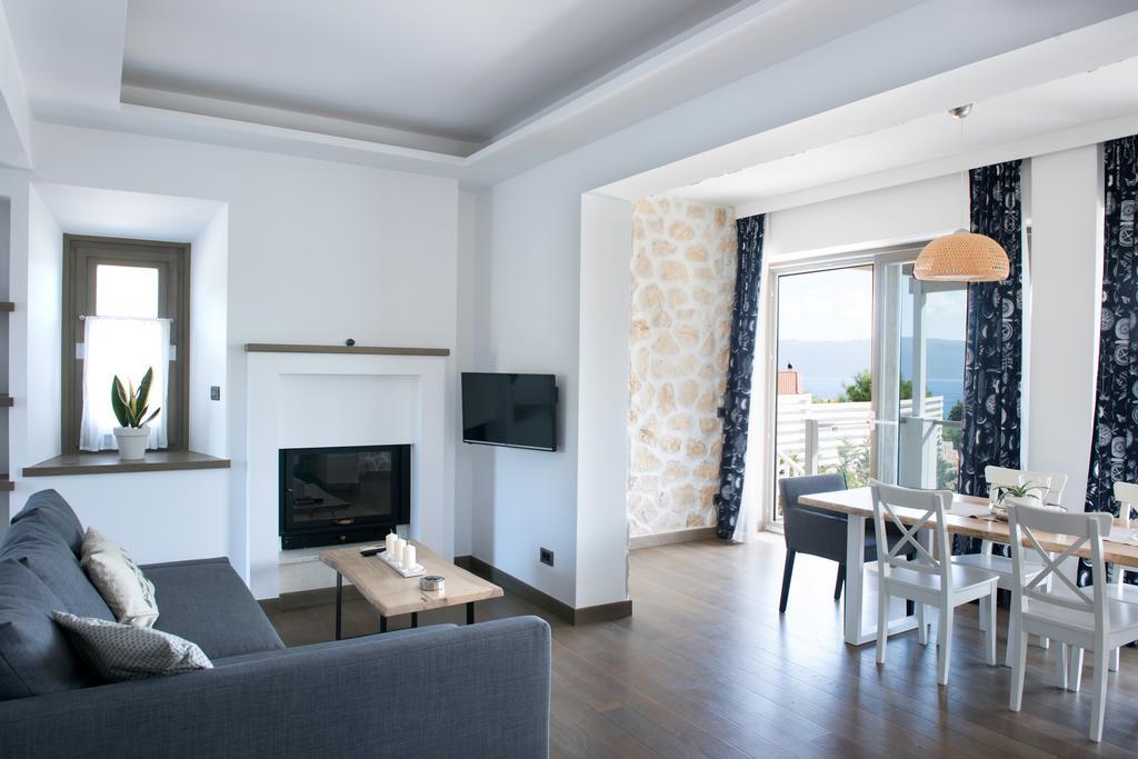 White Villas カラヴォミロス エクステリア 写真